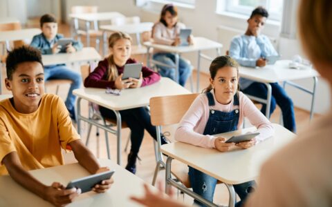 15 days to success: a practical back-to-school guide for EFL teachers