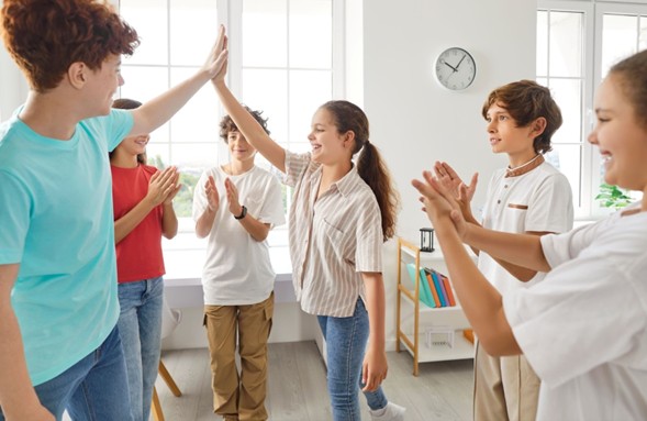High-engagement techniques for large groups in the English classroom