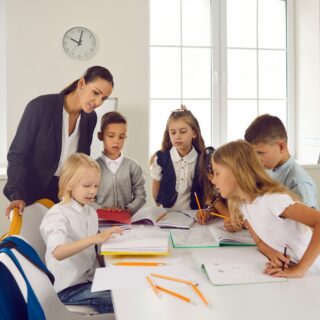 Understanding how children learn today: moving beyond multiple intelligences in the English classroom